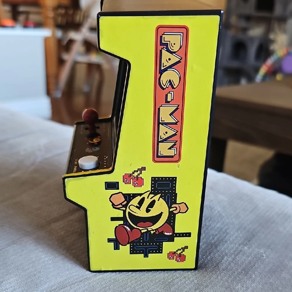 VINTAGE pac Man Arcade Mini Game 2019 Handheld Console Video Retro Ghost